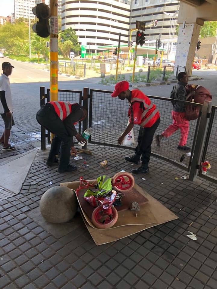 SECURITY COMPANIES CLEAN UP JHB CBD!