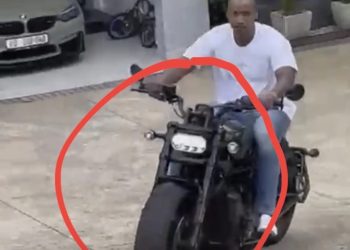 Duduzane Zuma was spotted doing this, see the pictures.