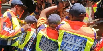 Illegal Immigrants and traders were left in tears after JMPD officers raided their market in Joburg
