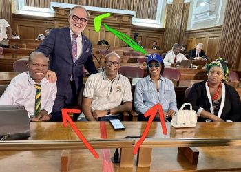 Niehaus shared a picture in court to support Zuma, and SA responded.