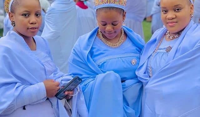 South African church with the most beautiful submissive brides. (NAZARETH)