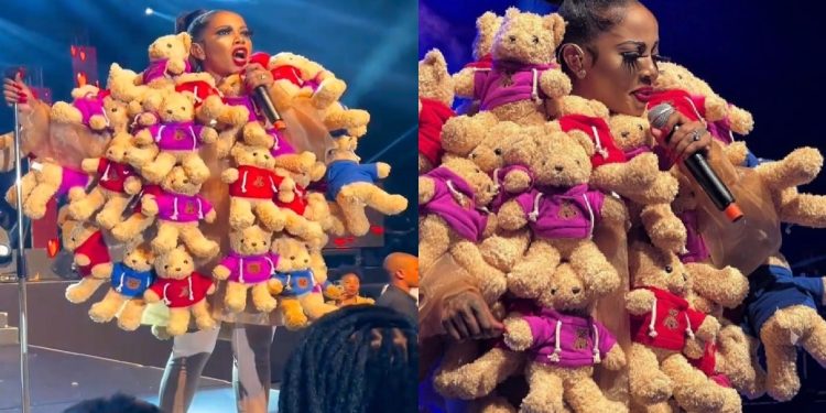 People left stunned after Kelly Khumalo rocked up at Somizi’s 50th birthday party in this dress