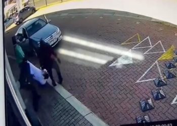 VIDEO: businessman getting kidnapped in Johannesburg by 3 armed men