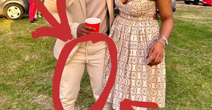 Check what people noticed about this guy picture that left people talking