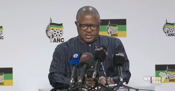 ANC Ace Magashule given 7 days ultimatum to apologize to Cyril Ramaphosa or be expelled