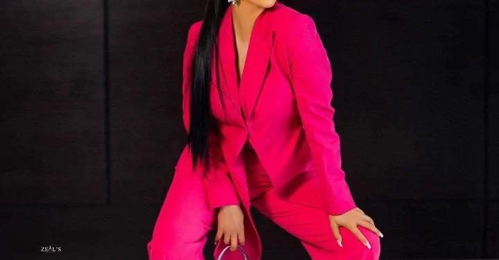 Former Big Brother housemate reveals she ‘s pregnant