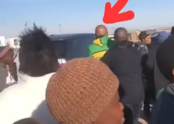 ANC official rocked up with his Range Rover and community members dealt with him. Look what happened