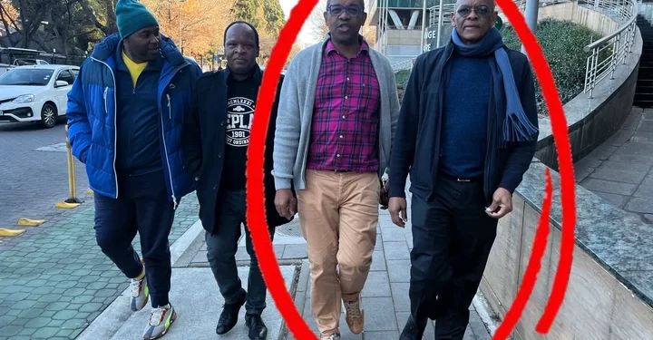 “Ayeye Isukile?” Ace Magashule Was Spotted With Advocate Dali Mpofu This Morning
