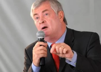 The tender of R200 000 is exorbitant since consoles only cost R12 000 says FF plus