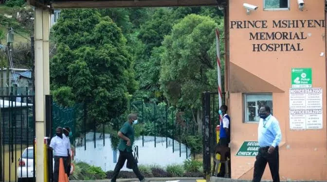 WATCH : Security officer in Mshiyeni Hospital beat patient, a video went viral