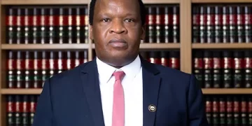 Reasons why Ramaphosa and his handlers to avoid having Senior Advocate Sikhakhane near their office