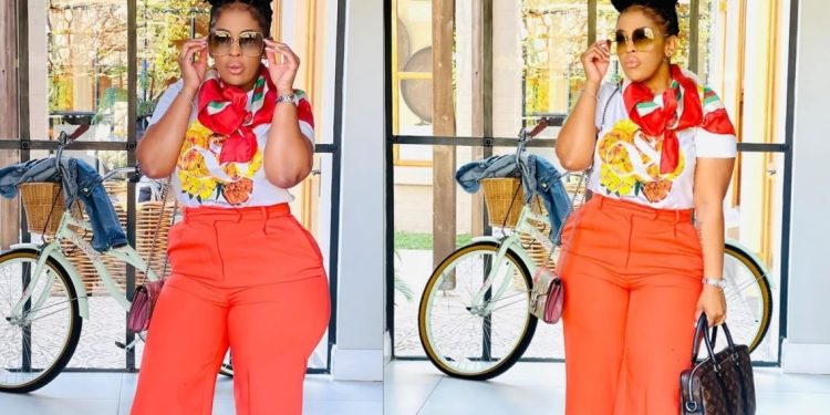 Nonku Williams left Mzansi stunned with her post looking absolutely amazing