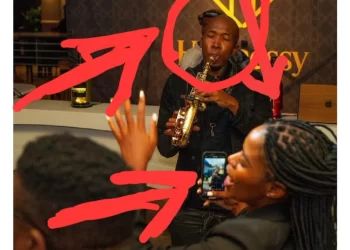 “Magudumana And Malema Enjoying Henny And Jazz” Their Lookalikes Spotted At A Jazz Club