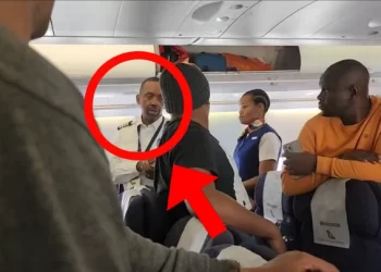 Look What Was Spotted On Ramaphosa’s Airplane That’s Carrying His Security Personnel In Poland