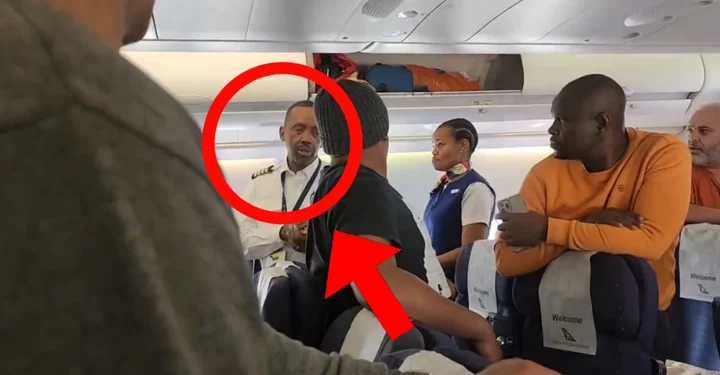 Look What Was Spotted On Ramaphosa’s Airplane That’s Carrying His Security Personnel In Poland