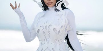 Amanda du-Pont’s Durban July outfit leaves fans flabbergasted in her white dress