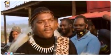 Ngizwe Mchunu, a close associate of Jacob Zuma, makes dramatic entrance into the court