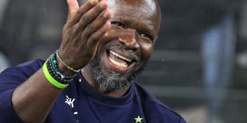 Komphela joins Swallows as head coach