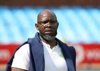 Former Kaizer Chiefs winger Junior Khanye has explained why he believes that Steve Komphela is a perfect fit for Swallows FC.