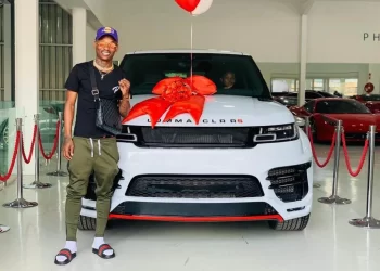 IN PICTURES – Former Kaizer Chiefs and Mamelodi Sundowns star Khama Billiat spotted partying in Zimbabwe