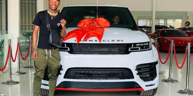 IN PICTURES – Former Kaizer Chiefs and Mamelodi Sundowns star Khama Billiat spotted partying in Zimbabwe