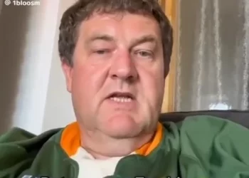 White European man sending a strong message to all white people living in SA, listen to what he said