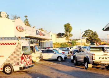 Watch: A Security guard took bullets after CIT robbers made away with a lot of money this morning