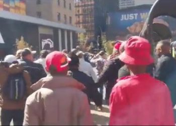 [Watch] Julius Malema under attack by AWB infront of Winnie Mandela House