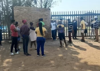 She dated a principal and it ended in tears, Angry community members block school gates