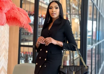 Blue Mbombo shares her recent photos with the caption that says tower legs