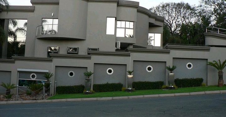 Which politicians built the most beautiful house between Mandela, Zuma, Mbeki and Malema