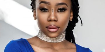 Bontle Modiselle ‘s alluring pose in a stunning gleaming raven outfit caused a stir on Instagram
