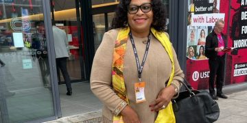 Photos of Nomvula Mokonyane in UK wasting SA Money