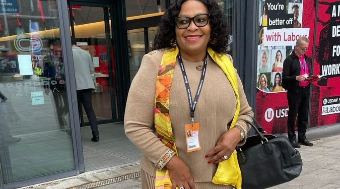 Photos of Nomvula Mokonyane in UK wasting SA Money