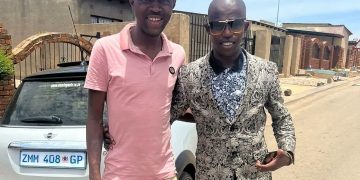 Junior Khanye shares a picture with Lerato Chabangu on his Twitter timeline