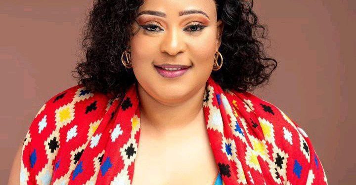 Meet Zimiphi ‘ Zim Dollar ‘ Biyela and her beautiful pictures in real life