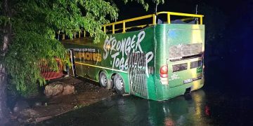 Springboks tour bus crashes into private home in Eastern Cape