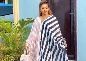 Ladies, here are beautiful chiffon styles that can give you a stylish look