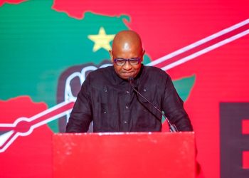 Suspicious; See who was addressing the EFF in Joburg during the Gala dinner that left people asking