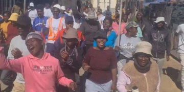 Angry Community Members Allegedly Beat & Burnt 7 Zimbabweans To Death In Diepsloot, See Why