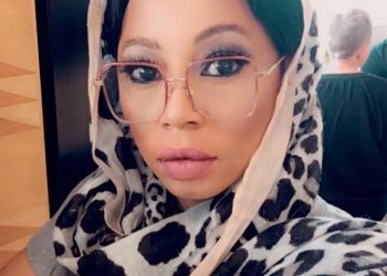 “You are asking for trouble” Kelly Khumalo responds to a fan who made a request