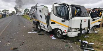 Members of Kwa-Thema caught on video looting money, Watch video