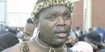 WATCH: Ngizwe Mchunu ‘attacked’