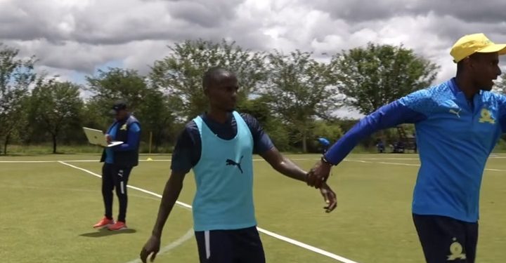 Mamelodi Sundowns shares a video of Coach Rhulani shouting Thembinkosi Lorch
