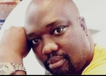 A 44 yrs old ZIM man who act as Manager in Mugg & Bean have flew, see what he did to the company