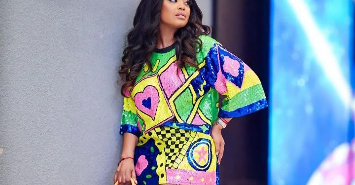 Lerato Kganyago Shines Bright In A Colourful Outfit On Social Media