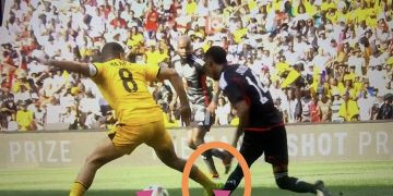 Photo: Chiefs star should have gotten a red card against Pirates