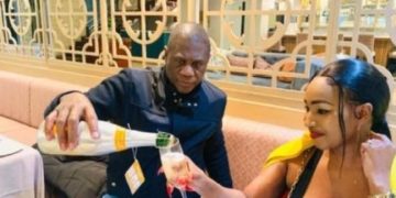 Check out who was spotted with the Deputy president of SA that create bad news for him