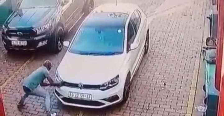 Viral Video of Alleged Thief Stealing VW Lights Sparks Outrage