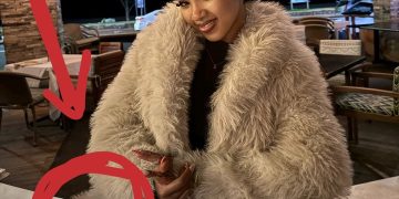 Woman accused of dating Jacob Zuma after people noticed something on her phone.